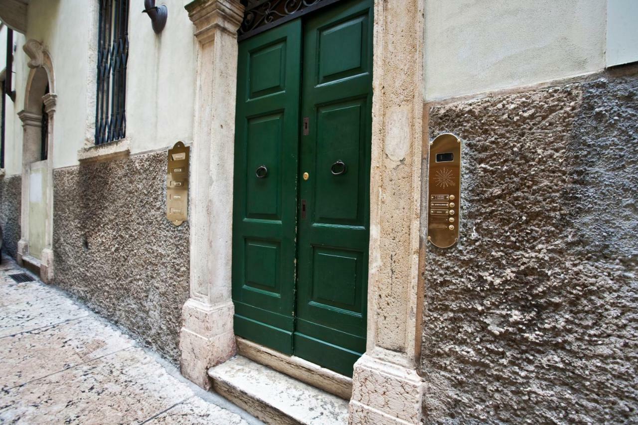 Le Cadreghe Apartment *